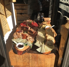 Rome - Cool Aperitivo in Trastevere, Mia